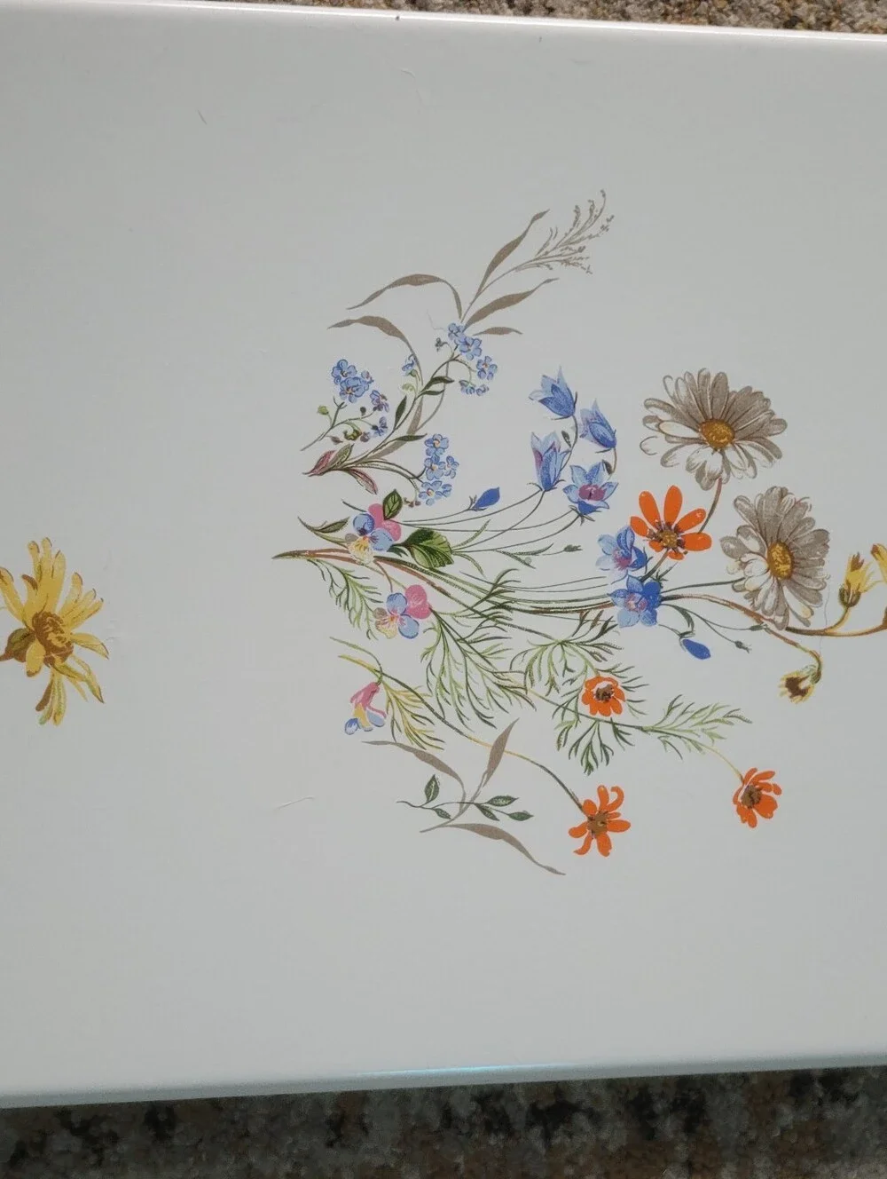Vintage Corningware Wildflower Stove Top Cover. Beautiful No Chips Excellent